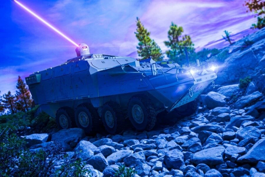 Lockheed_Martin_500_kW_Laser_01-900×600